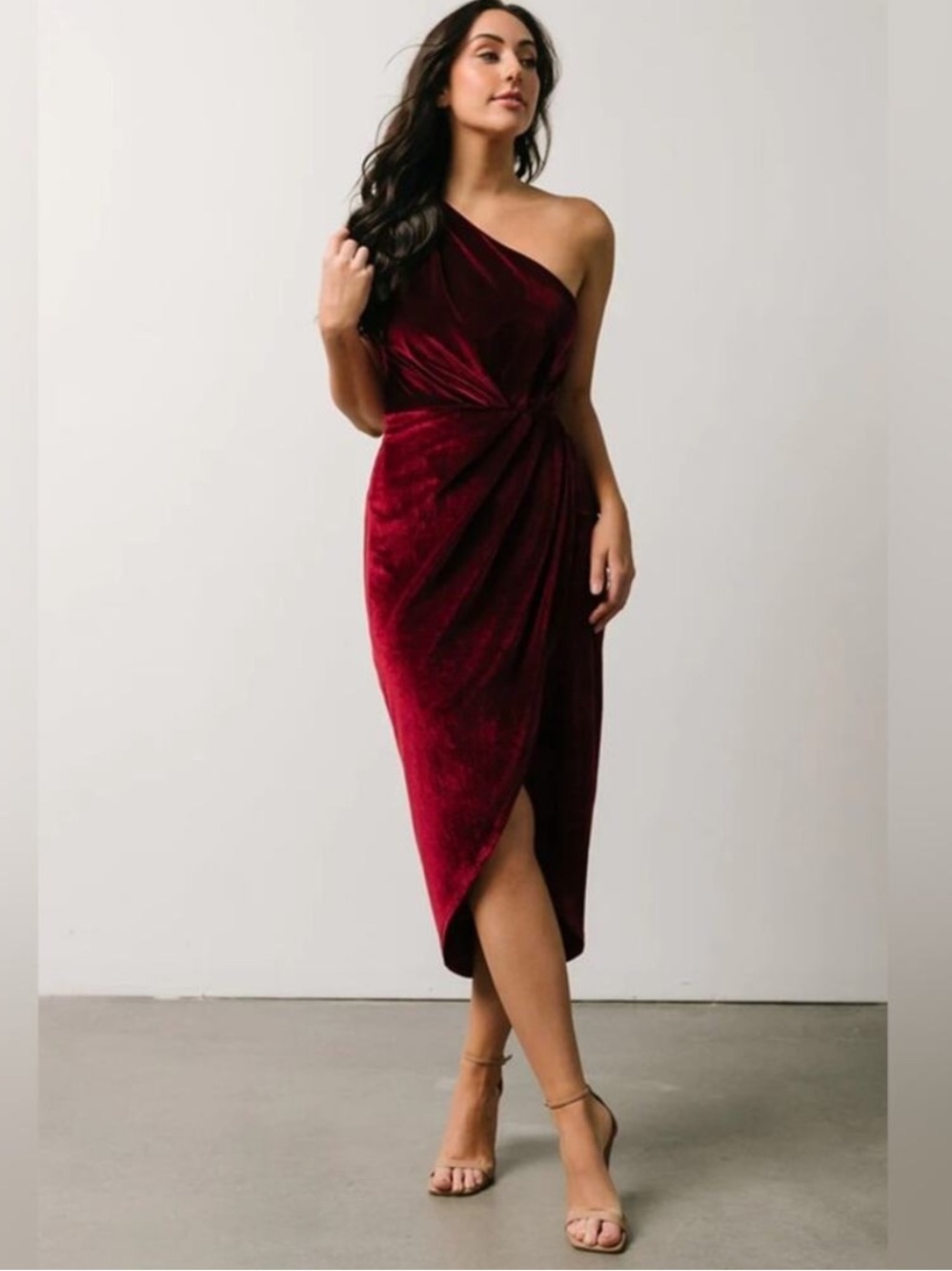 Baltic Born Kourtney Velvet One Shoulder Midi Dress Burgundy Merlot L